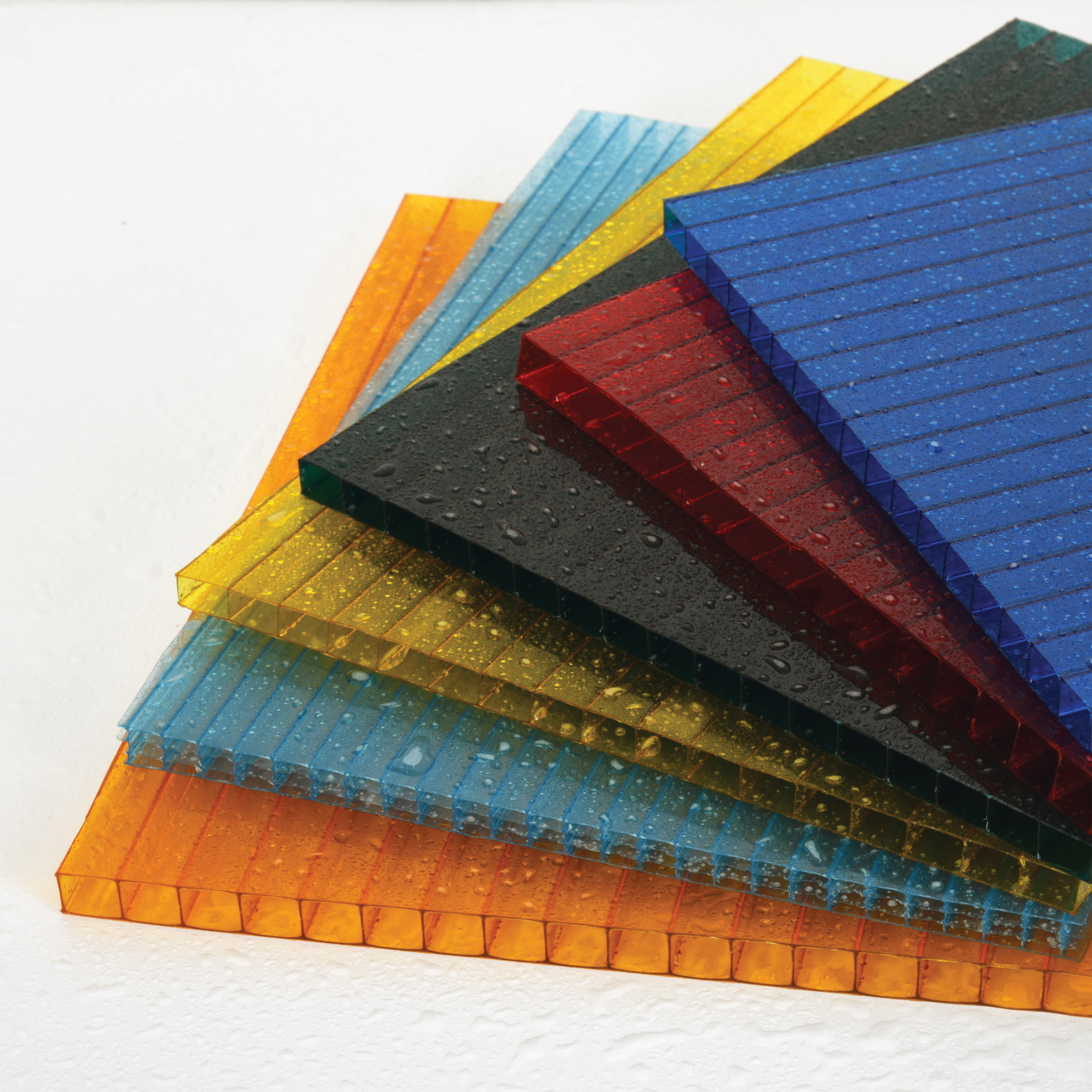 Panneau en polycarbonate perfore